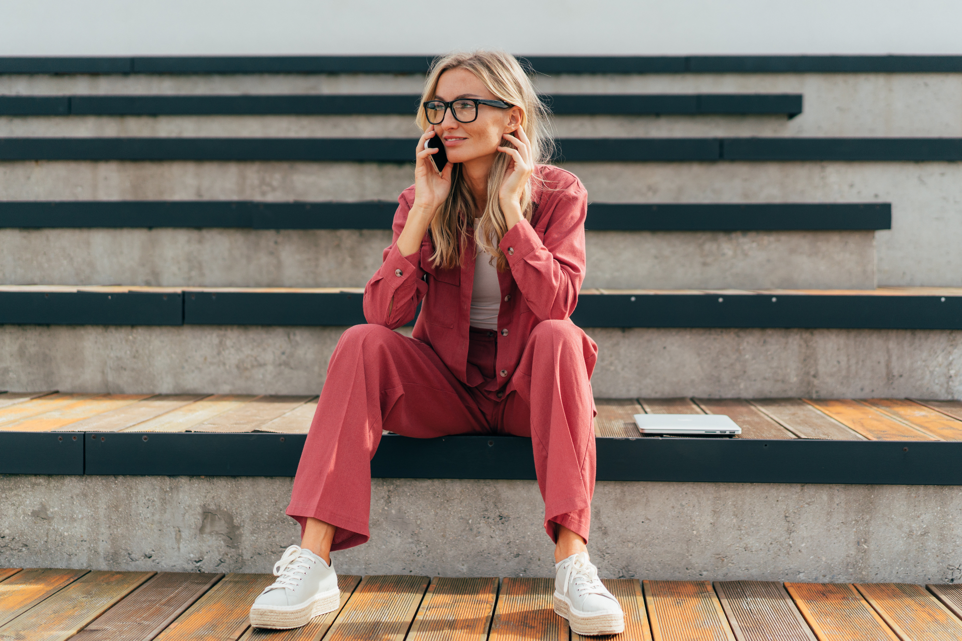 Sales Agent bei der Qualifizierung eines B2B-Leads